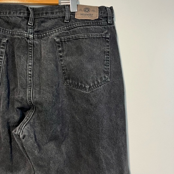Wrangler Authentic Jeans – Black Denim, Comfort Fit, Size 42x32 - Picture 10 of 11